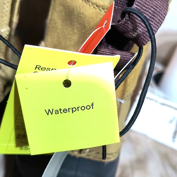 NWT, Thermolite Ecomode, Waterproof Duck Boots - Picture 10 of 11